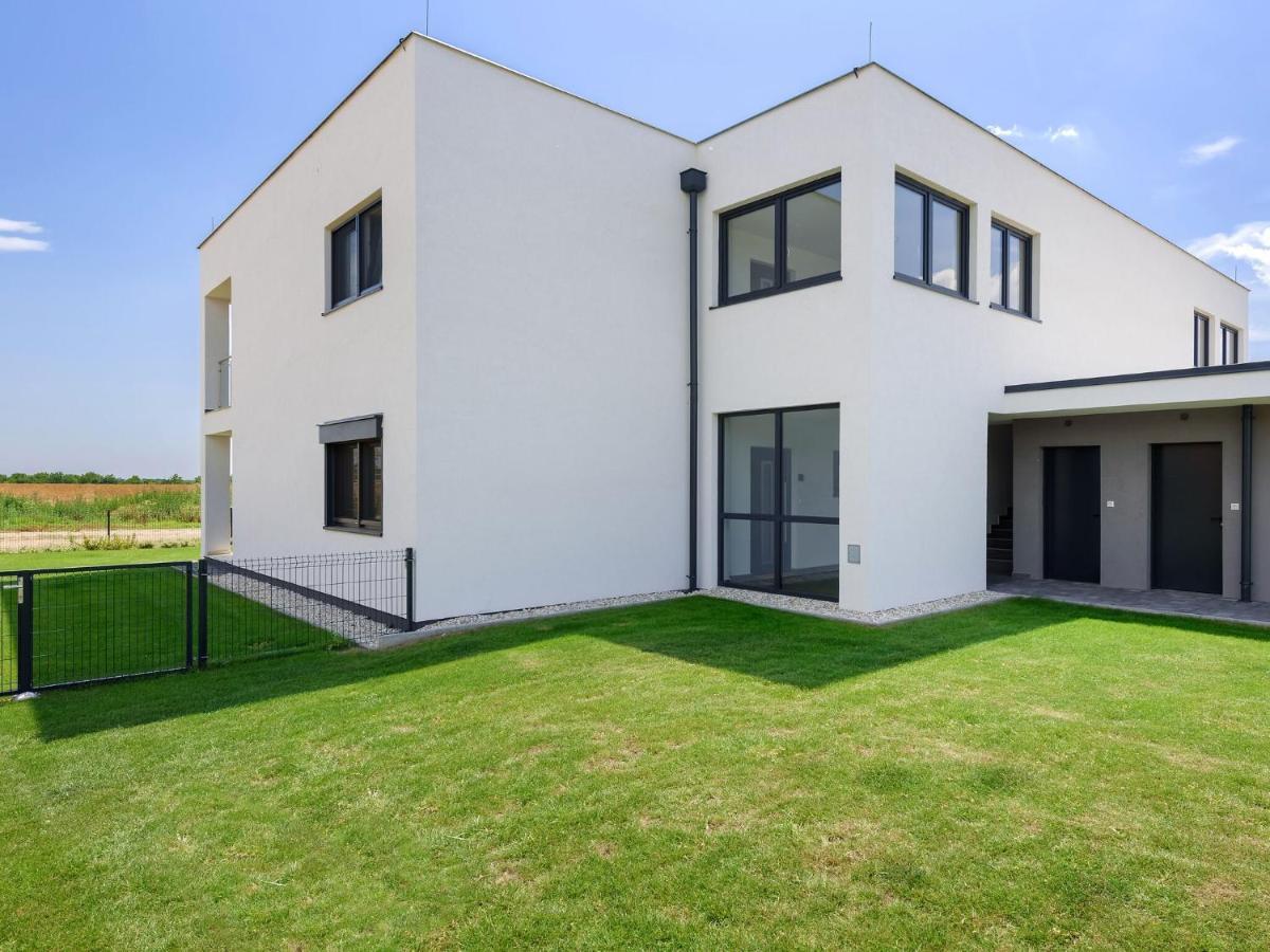 Apartment With Pool, Roof Terrace, Garden Zsira Exterior photo